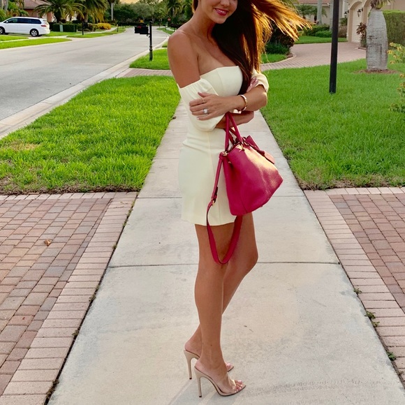 ‼️SOLD‼️Marciano Avery off-shoulder mini dress - Picture 2 of 5